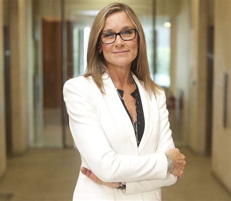 angela ahrendts strategia burberry|owner of burberry.